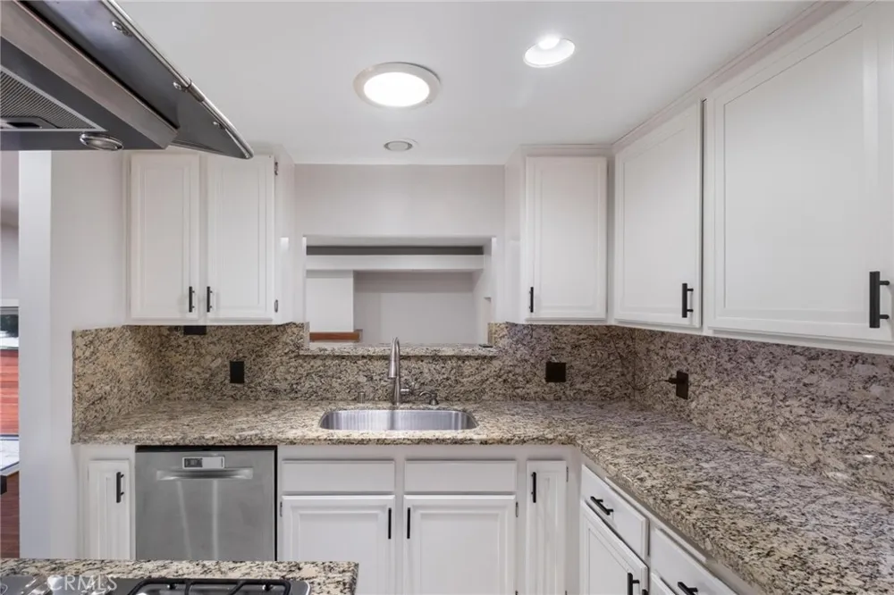 1719 265th Harbor City, CA 90710
