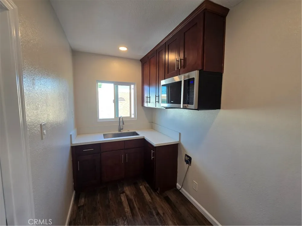 1921 E 6th Street Long Beach, CA 90802