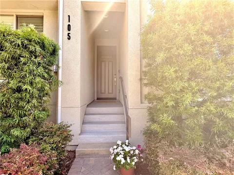 5550 Strand #105