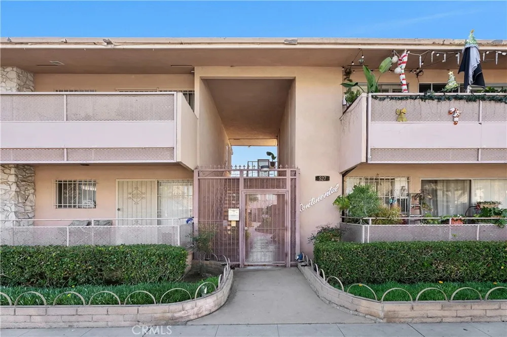 527 Cedar Avenue #2E Long Beach, CA 90802