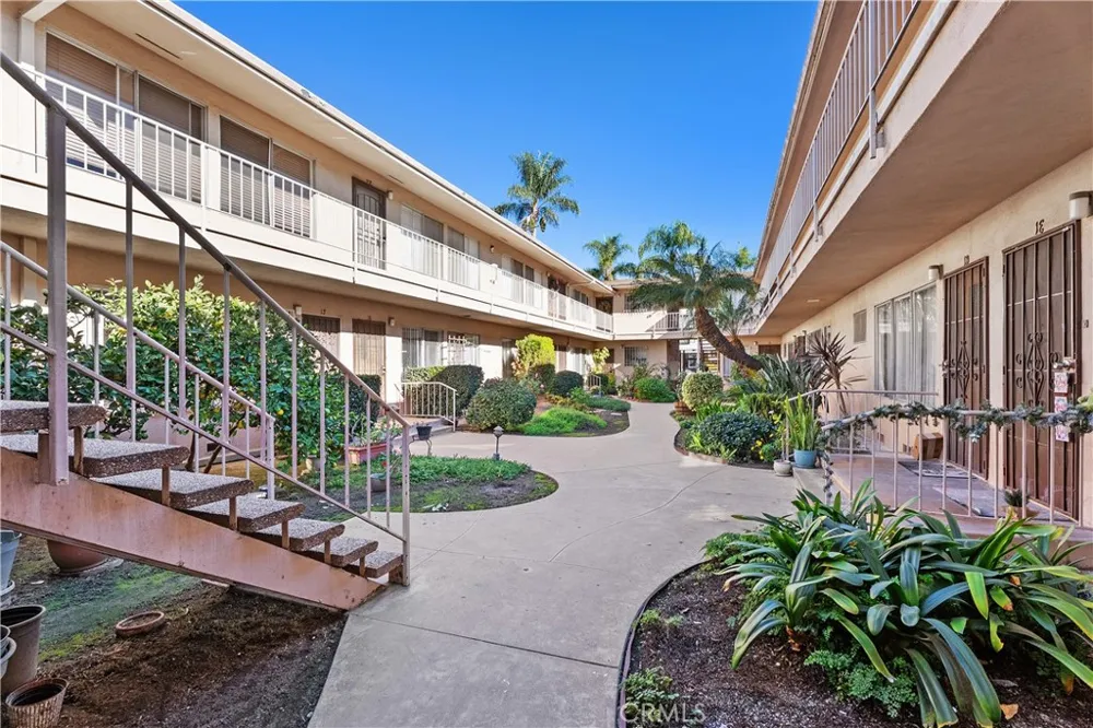 527 Cedar Avenue #2E Long Beach, CA 90802