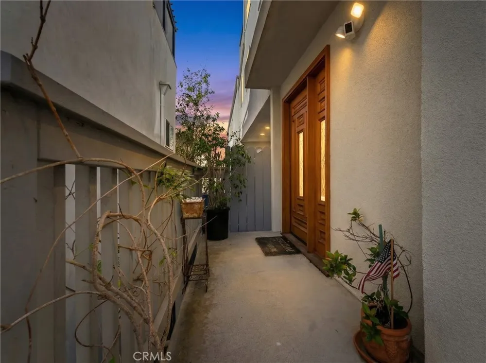331 Manhattan Avenue Hermosa Beach, CA 90254
