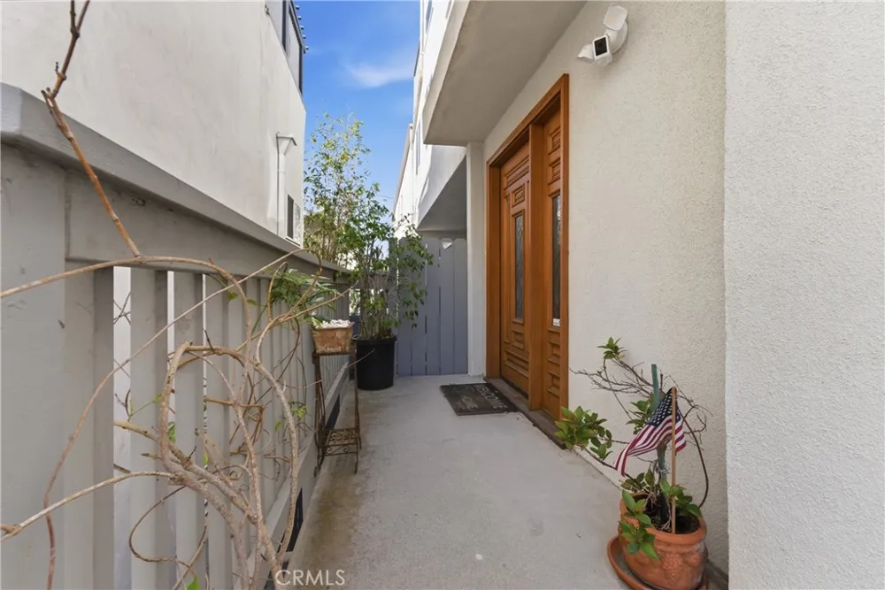331 Manhattan Avenue Hermosa Beach, CA 90254