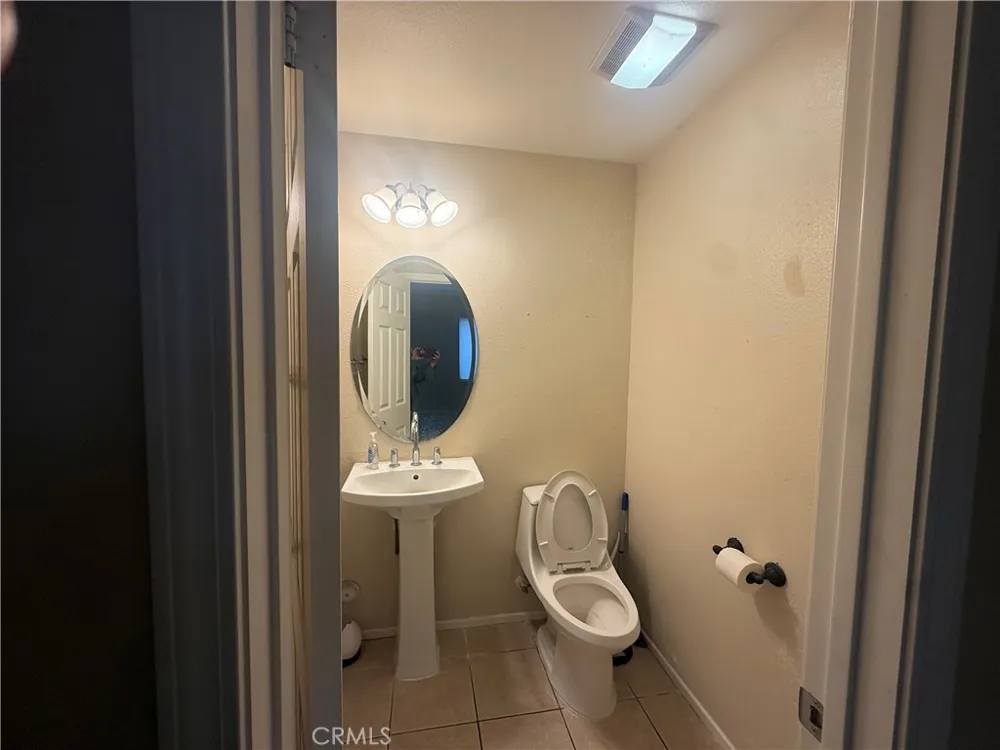 28007 Alta Vista Valencia, CA 91355