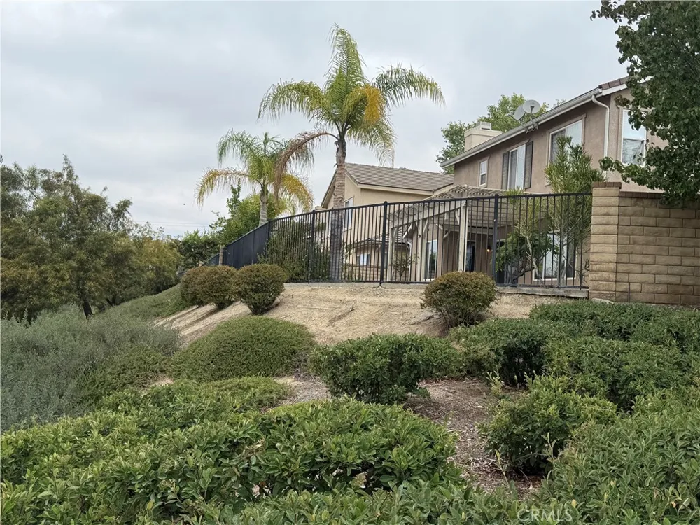 28007 Alta Vista Valencia, CA 91355