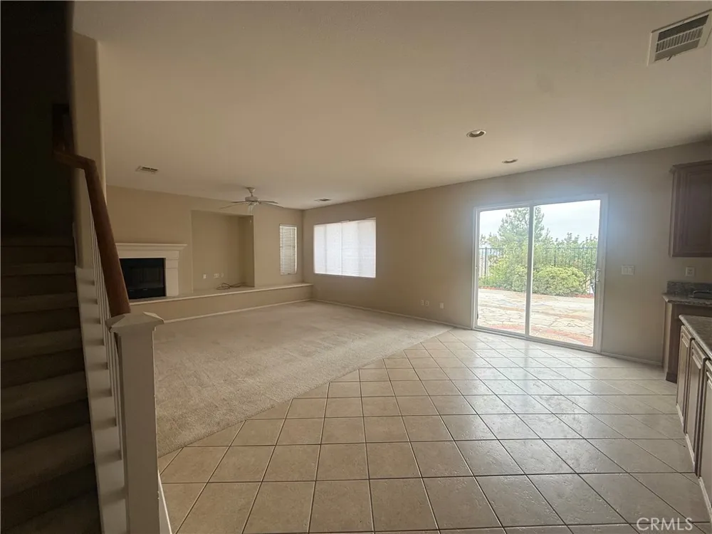 28007 Alta Vista Valencia, CA 91355