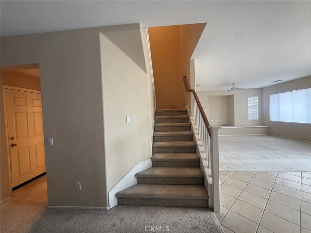 28007 Alta Vista Valencia, CA 91355