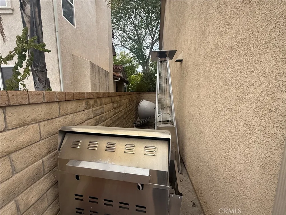 28007 Alta Vista Valencia, CA 91355