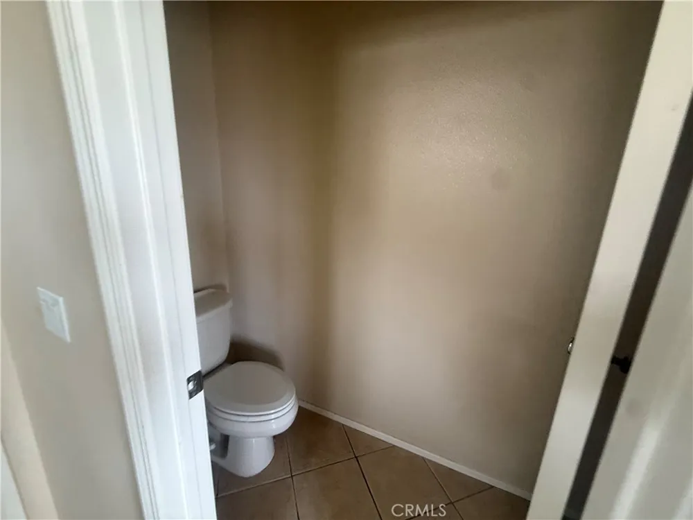 28007 Alta Vista Valencia, CA 91355