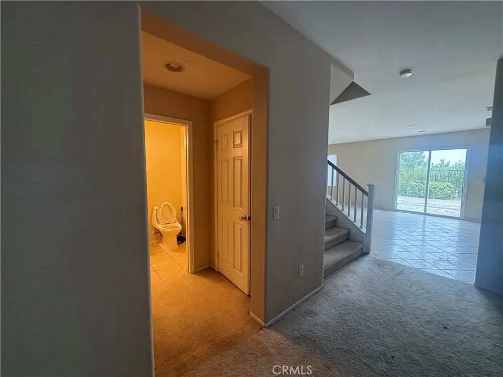 28007 Alta Vista Valencia, CA 91355