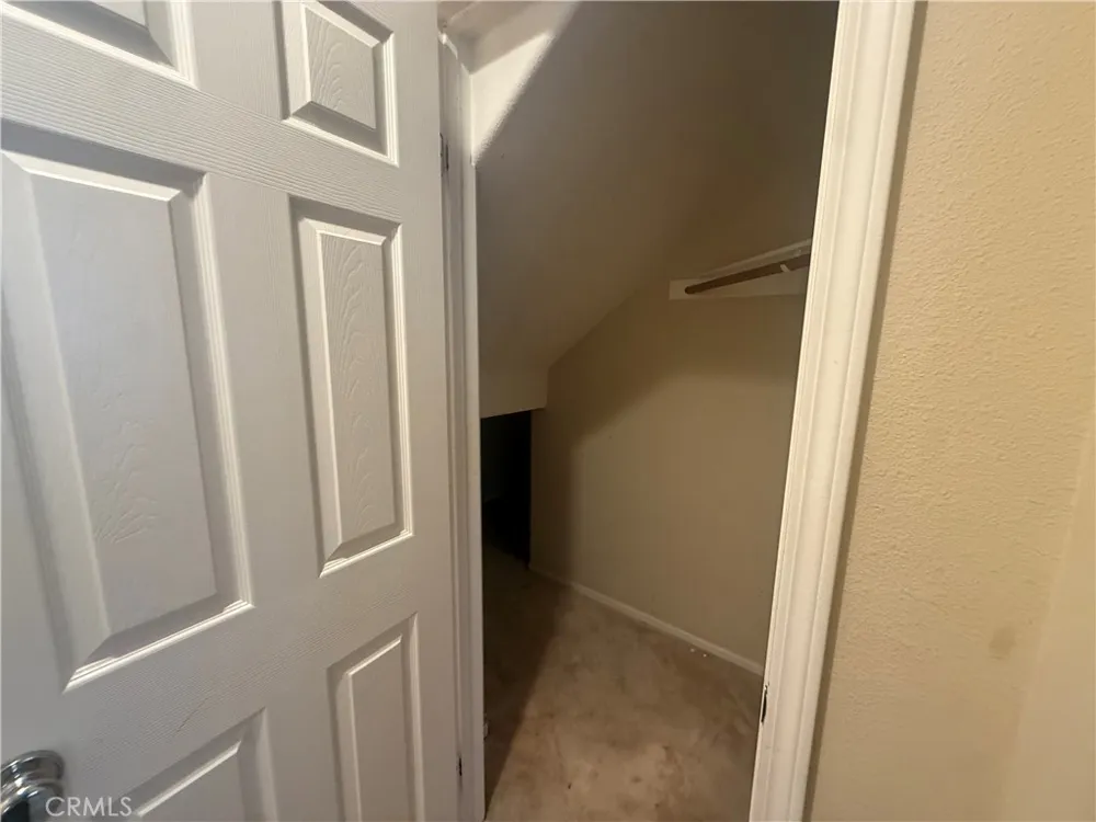 28007 Alta Vista Valencia, CA 91355