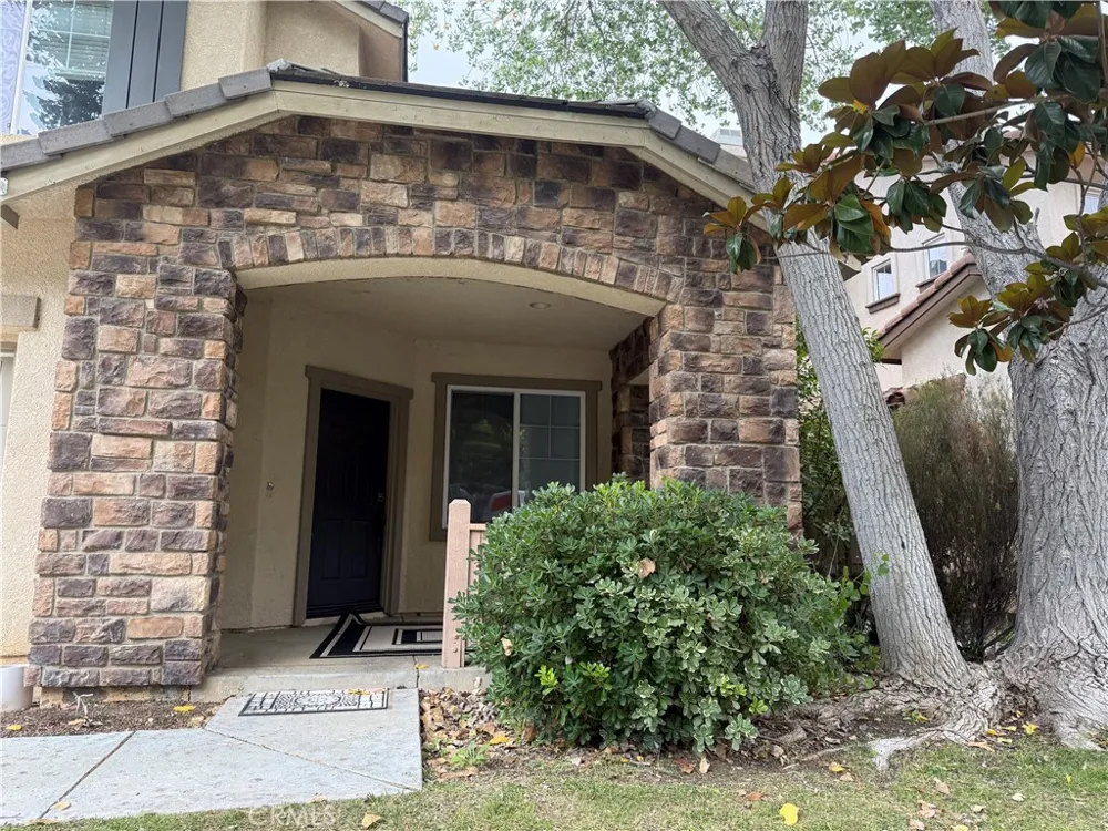 28007 Alta Vista Valencia, CA 91355