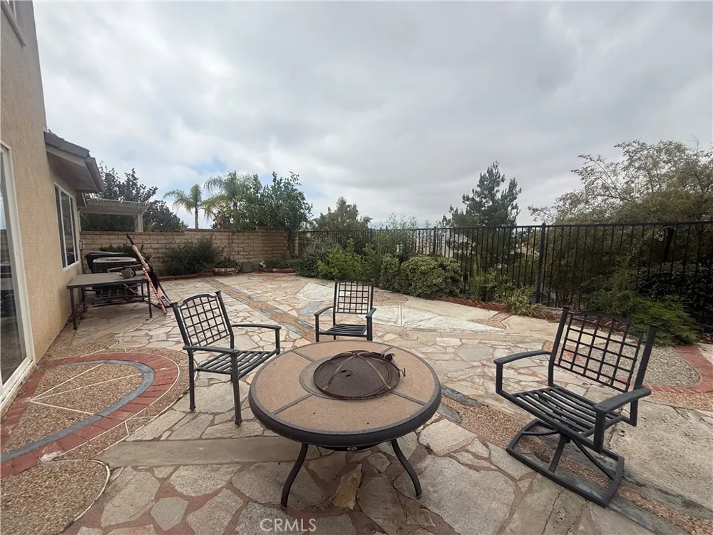 28007 Alta Vista Valencia, CA 91355