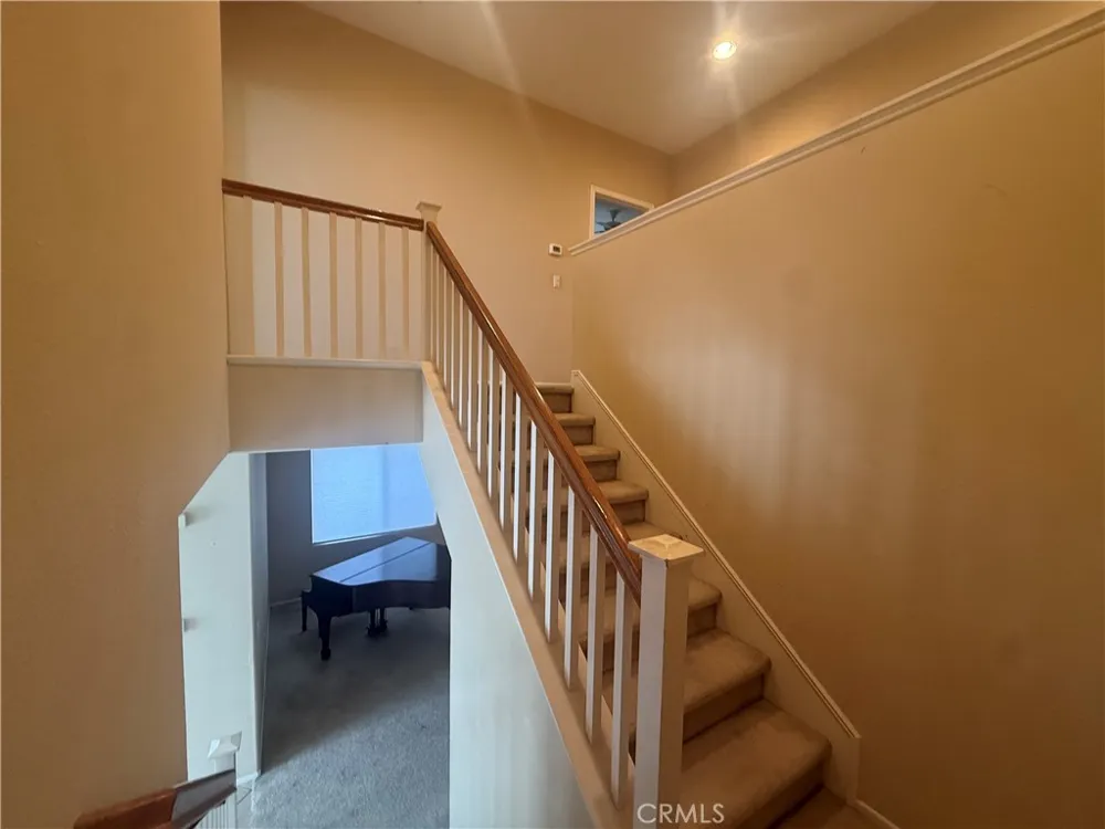28007 Alta Vista Valencia, CA 91355
