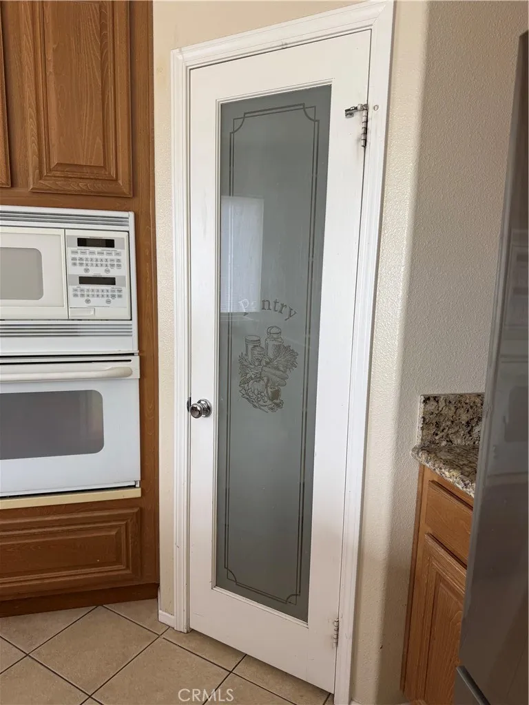28007 Alta Vista Valencia, CA 91355
