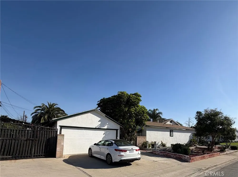 479 Carleton Avenue Claremont, CA 91711