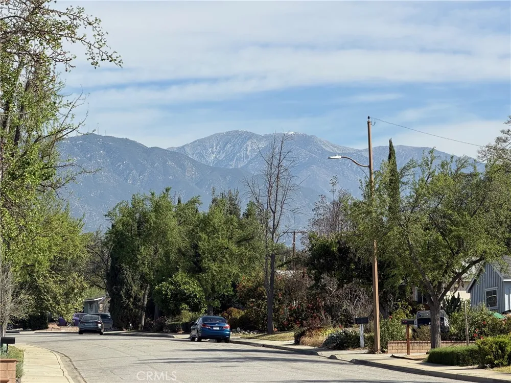 479 Carleton Avenue Claremont, CA 91711