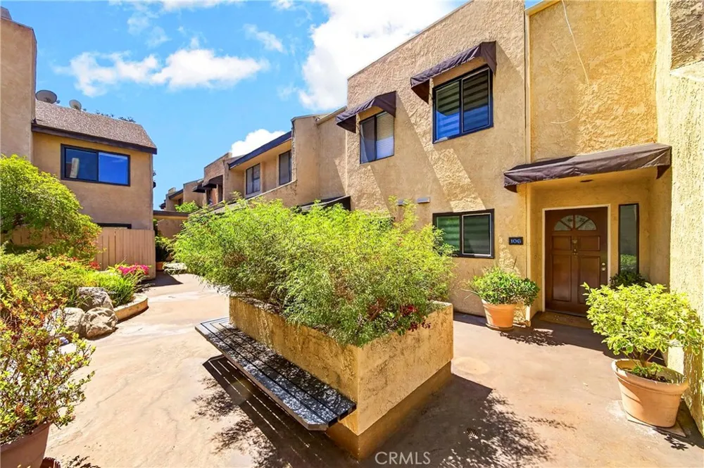 3130 Montrose Avenue #106 La Crescenta, CA 91214