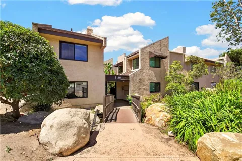 3130 Montrose Avenue #106