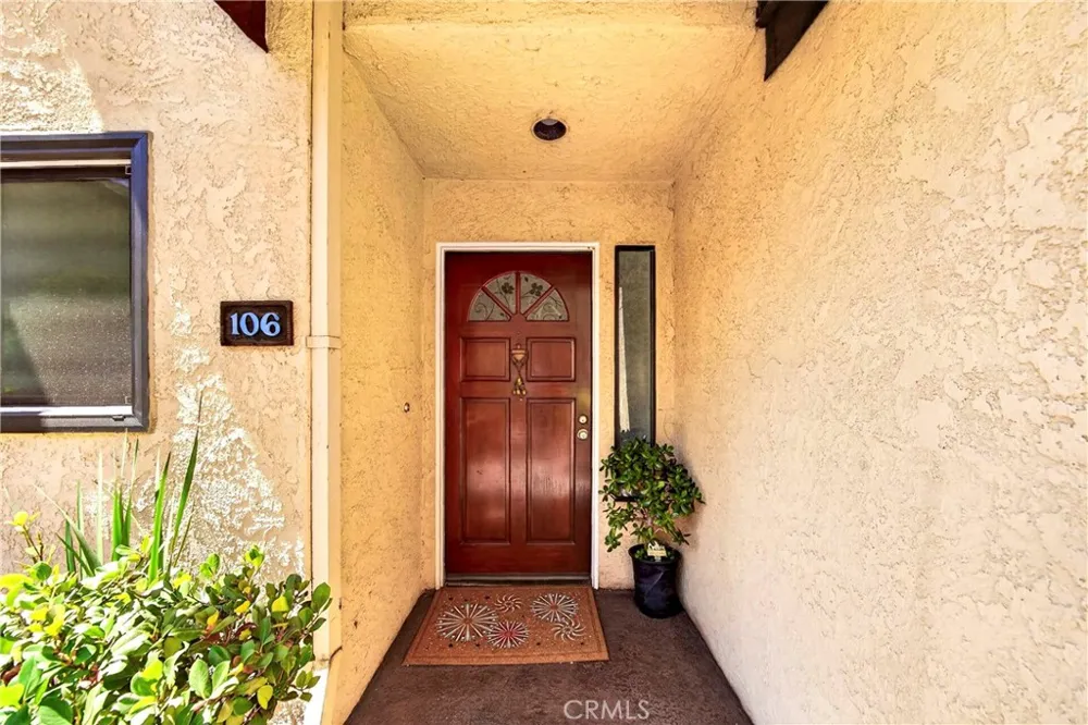 3130 Montrose Avenue #106 La Crescenta, CA 91214