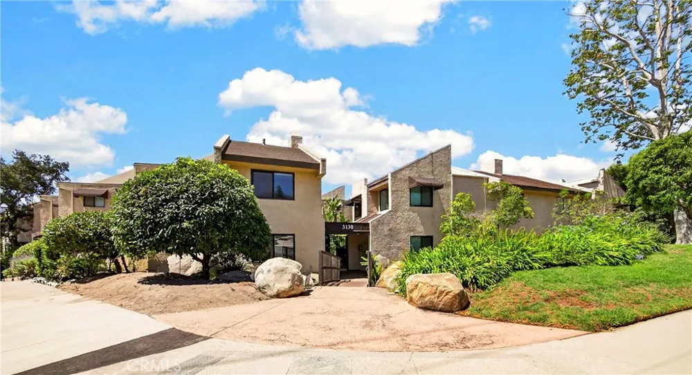 3130 Montrose Avenue #106 La Crescenta, CA 91214