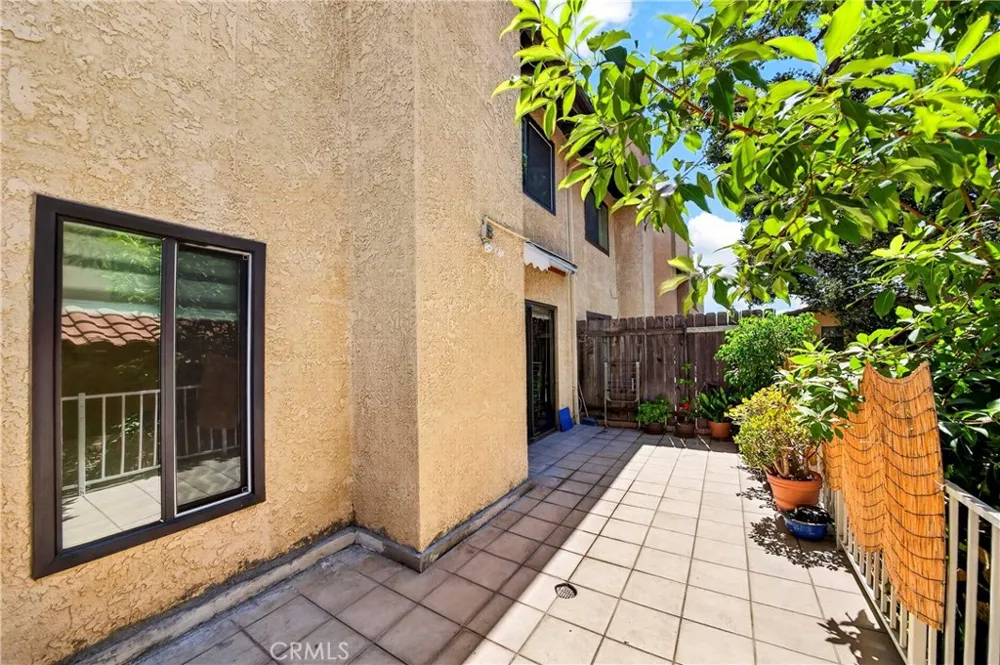 3130 Montrose Avenue #106 La Crescenta, CA 91214