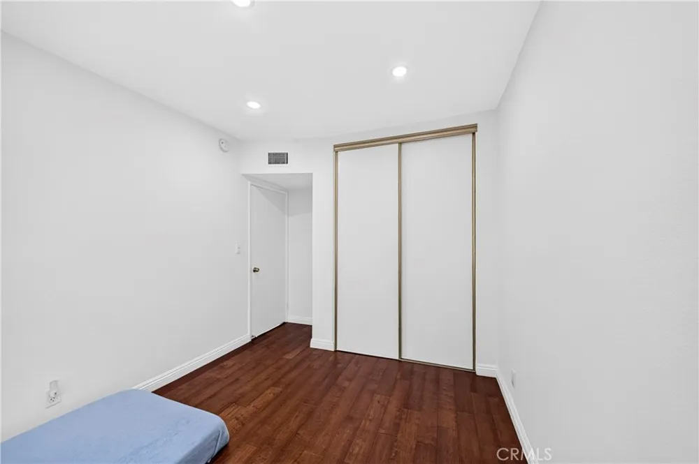 3130 Montrose Avenue #106 La Crescenta, CA 91214