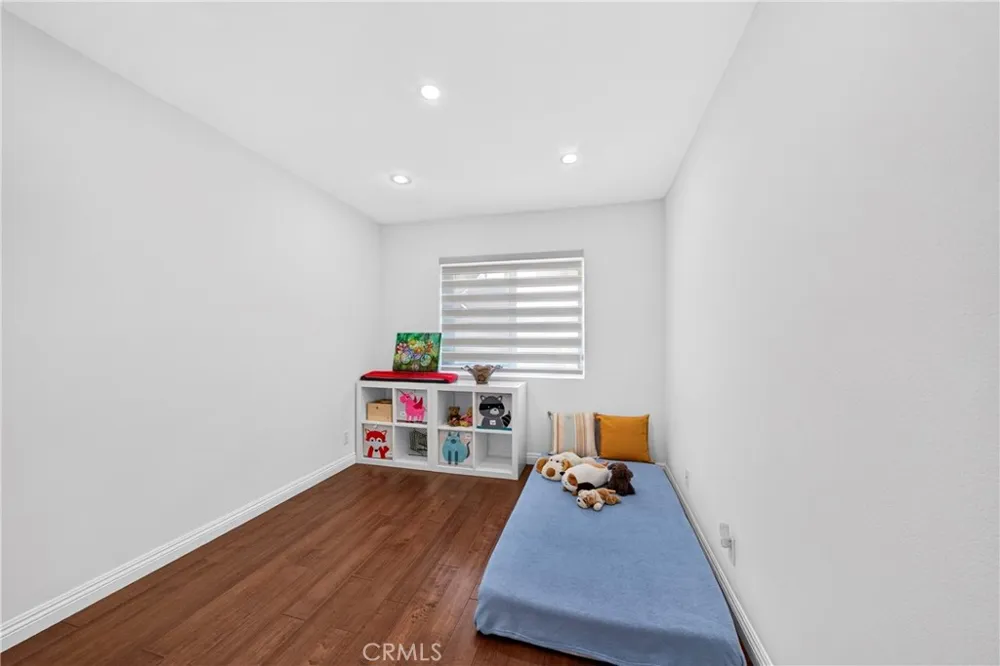 3130 Montrose Avenue #106 La Crescenta, CA 91214