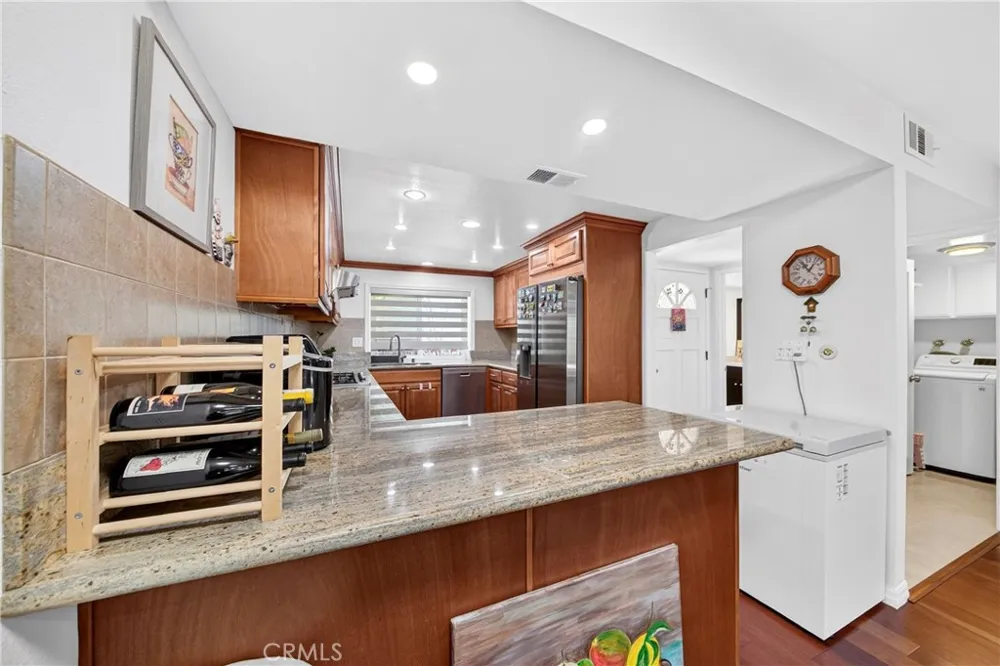 3130 Montrose Avenue #106 La Crescenta, CA 91214