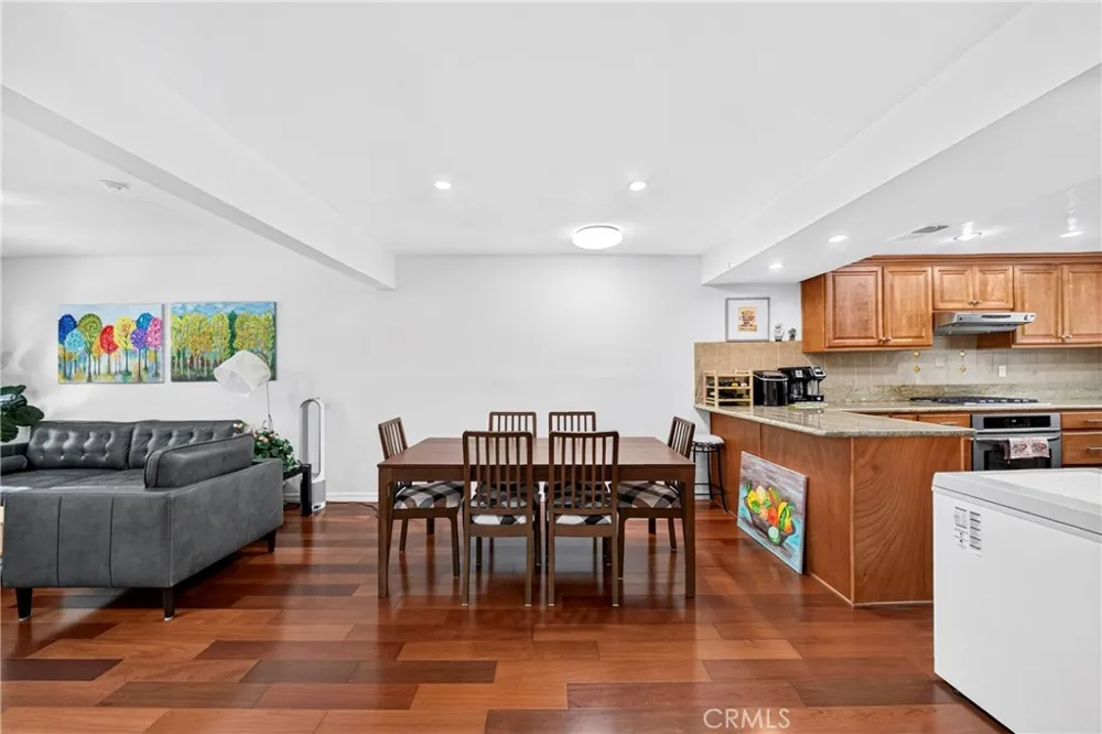 3130 Montrose Avenue #106 La Crescenta, CA 91214