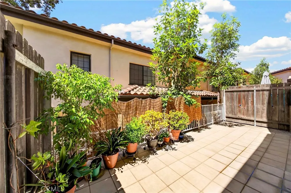 3130 Montrose Avenue #106 La Crescenta, CA 91214