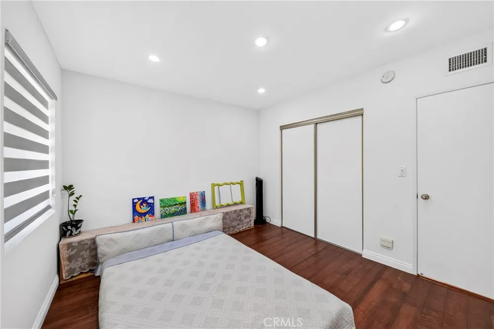 3130 Montrose Avenue #106 La Crescenta, CA 91214
