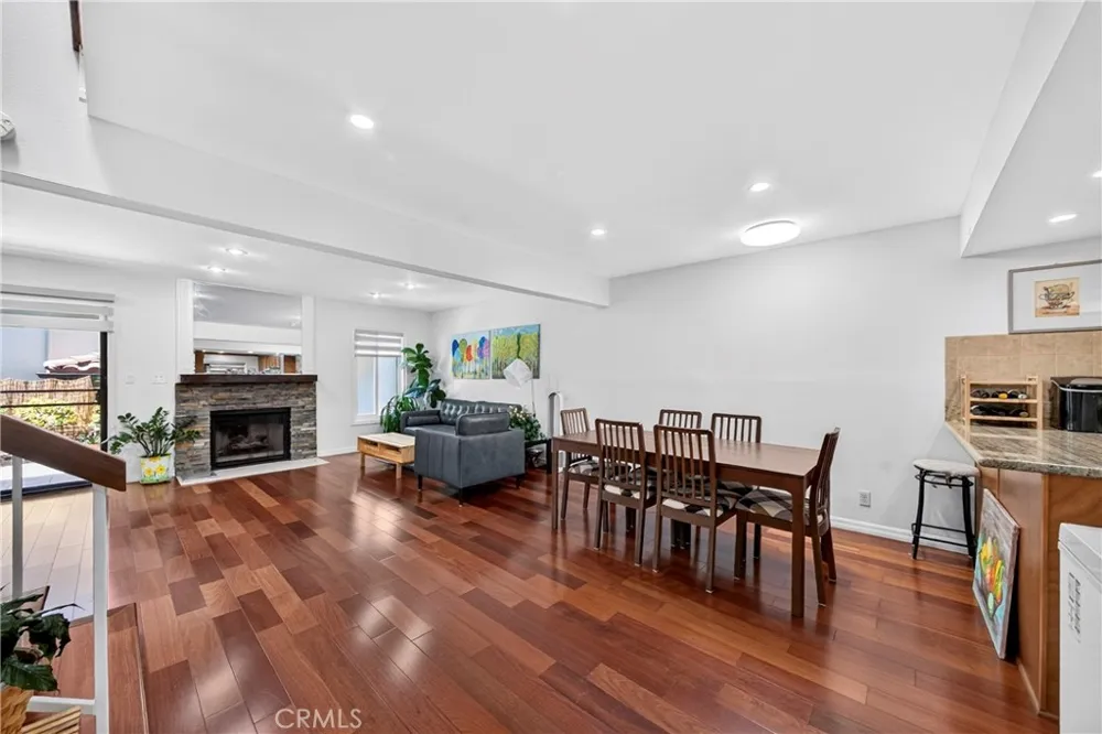 3130 Montrose Avenue #106 La Crescenta, CA 91214