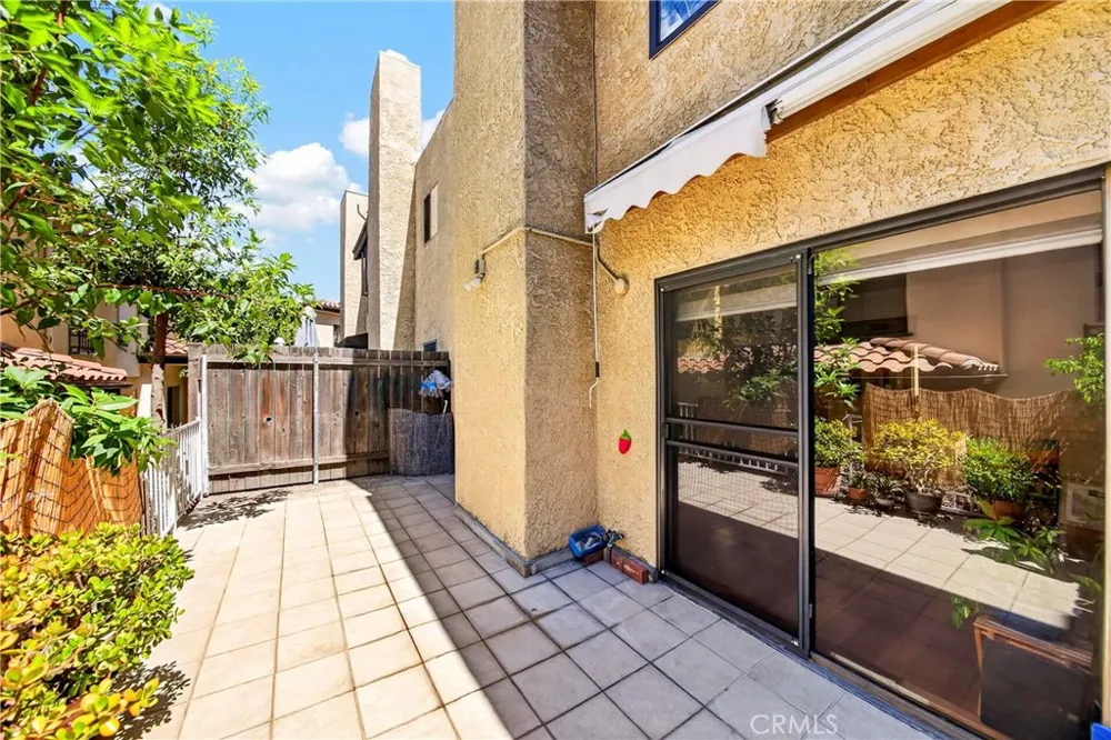 3130 Montrose Avenue #106 La Crescenta, CA 91214