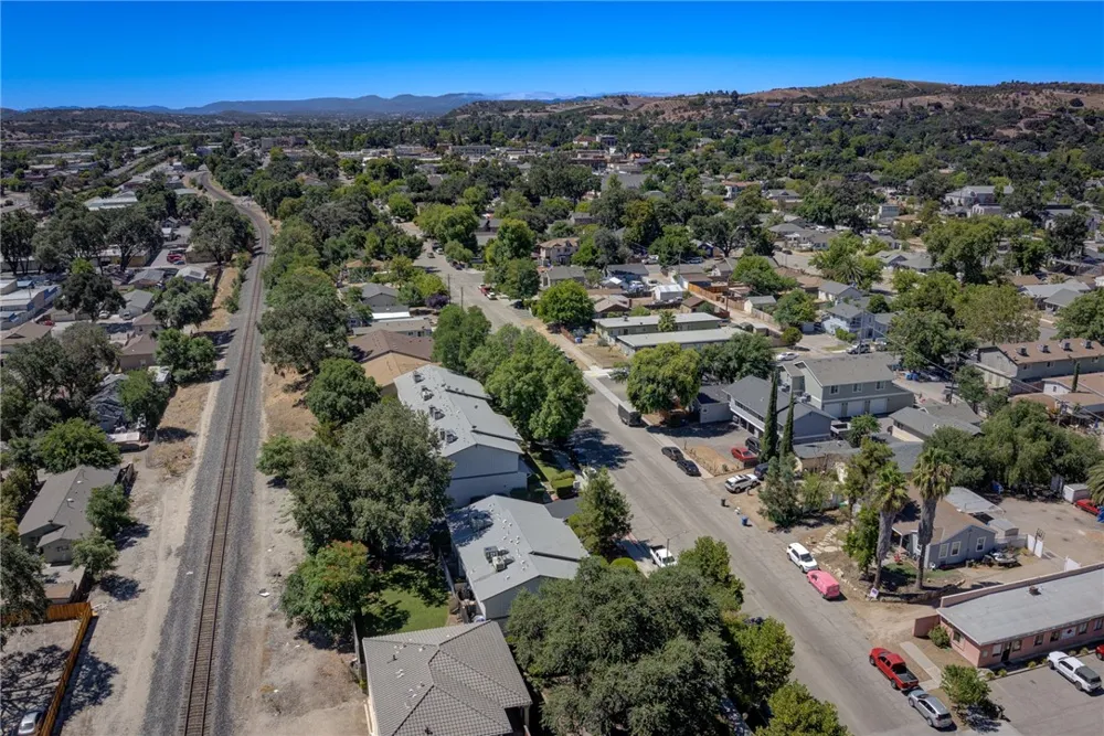2026 Pine Paso Robles, CA 93446