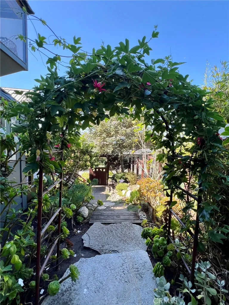 610 Ardath Drive Cambria, CA 93428