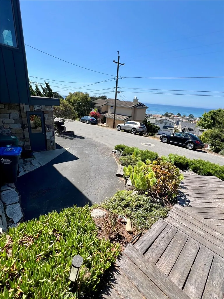610 Ardath Drive Cambria, CA 93428