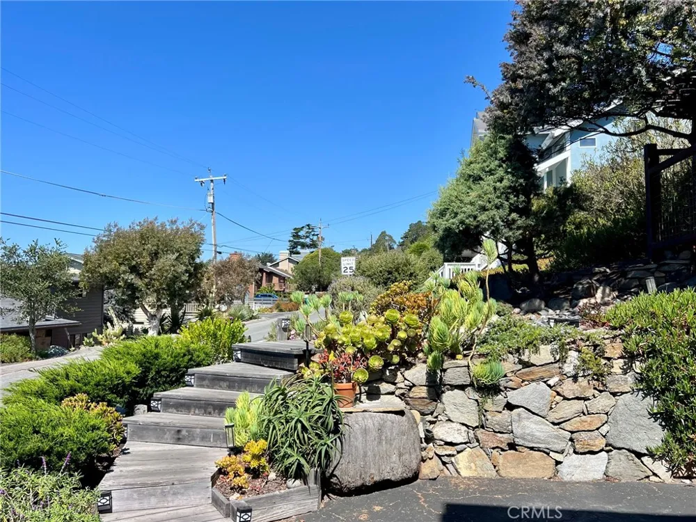 610 Ardath Drive Cambria, CA 93428