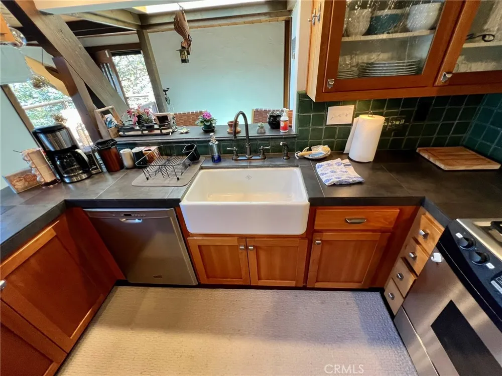 610 Ardath Drive Cambria, CA 93428