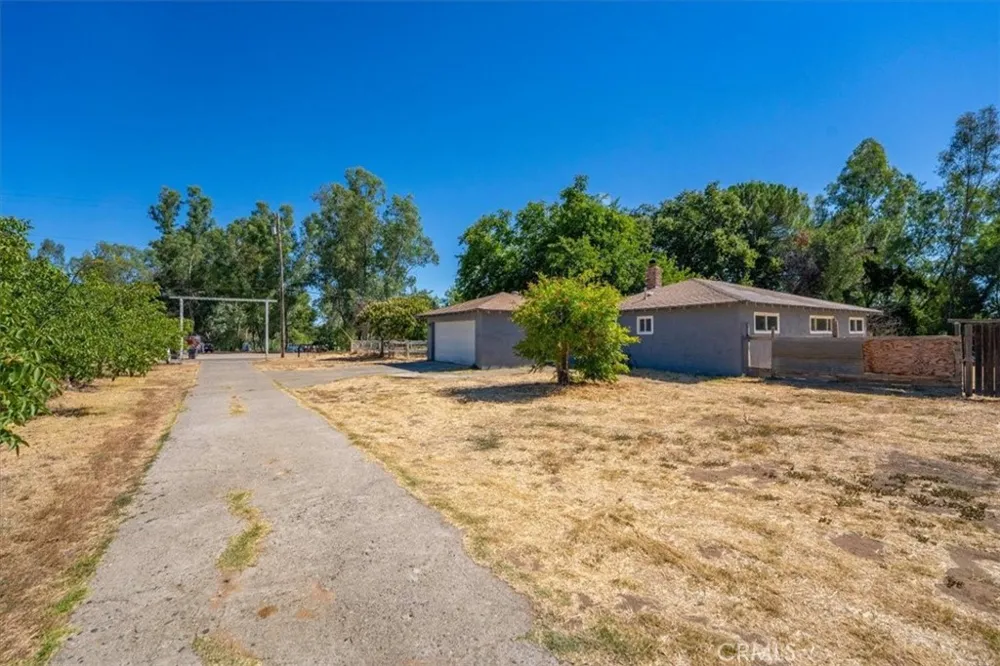 22145 Chase Ave & 3067 Burnham Avenue Corning, CA 96021