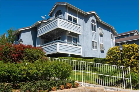 26961 Rainbow Glen #735