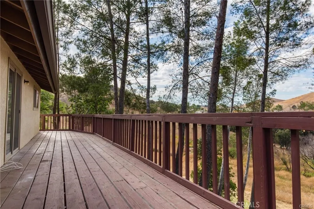 27601 Endeavor Street Agoura Hills, CA 91301