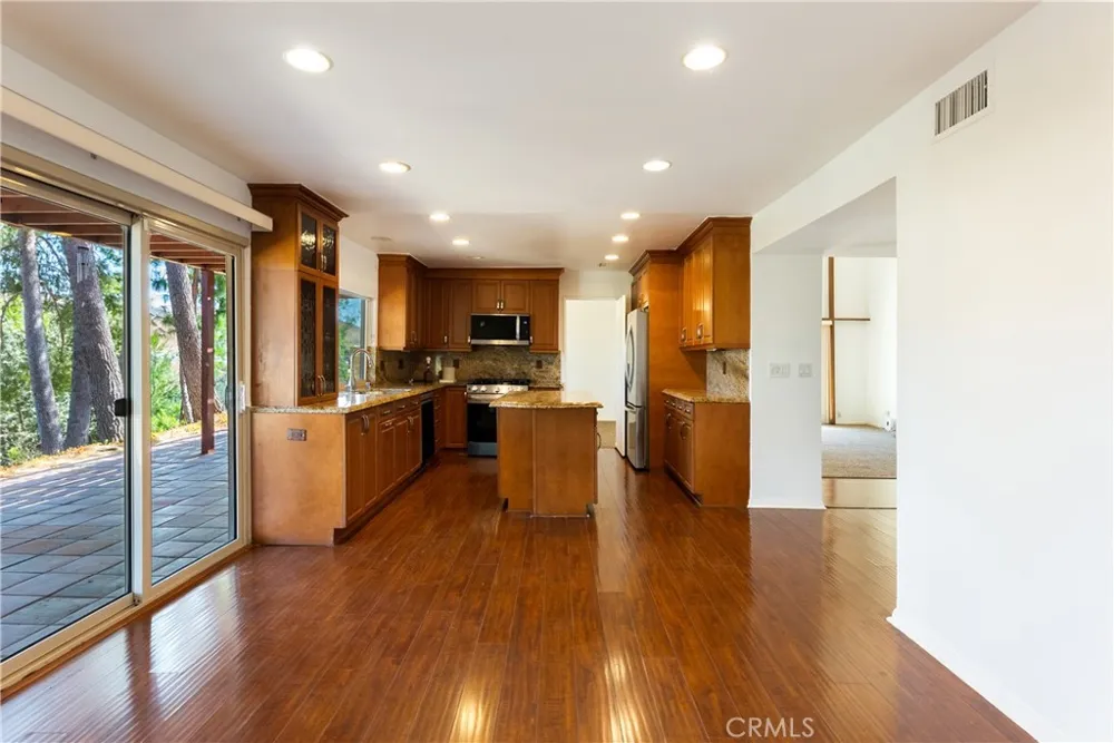27601 Endeavor Street Agoura Hills, CA 91301