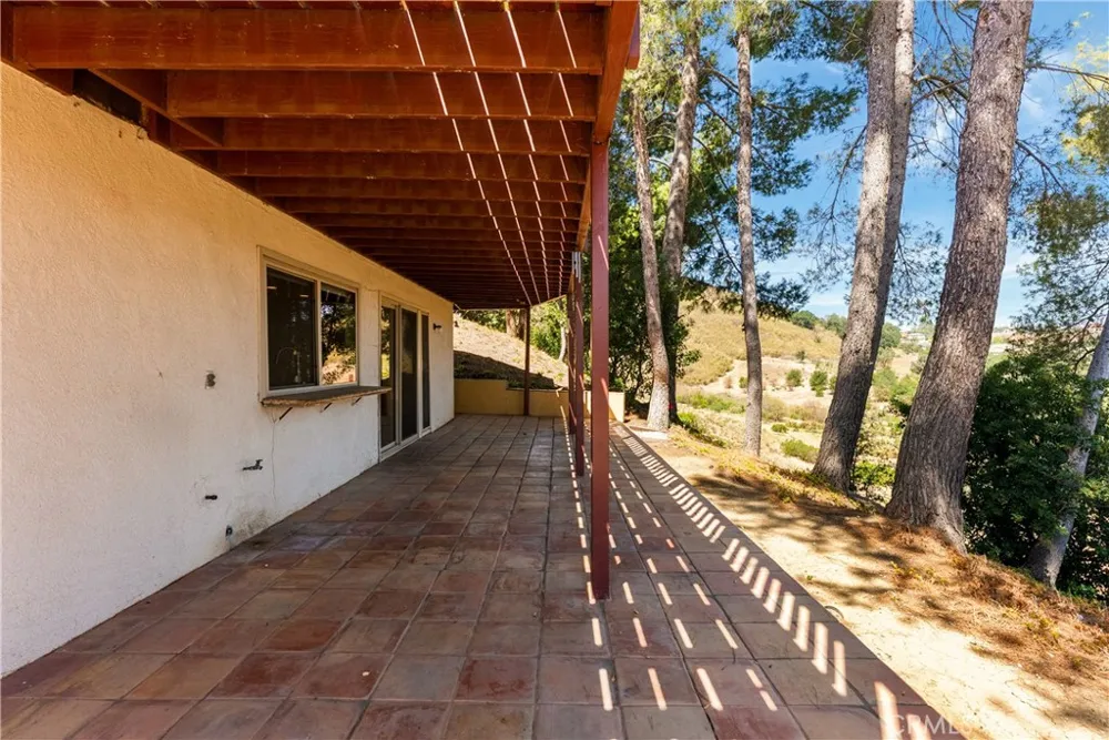 27601 Endeavor Street Agoura Hills, CA 91301