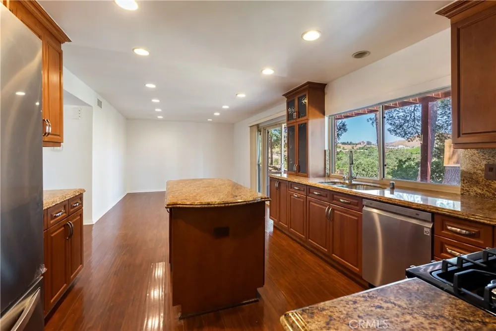 27601 Endeavor Street Agoura Hills, CA 91301