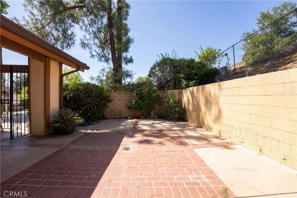 27601 Endeavor Street Agoura Hills, CA 91301