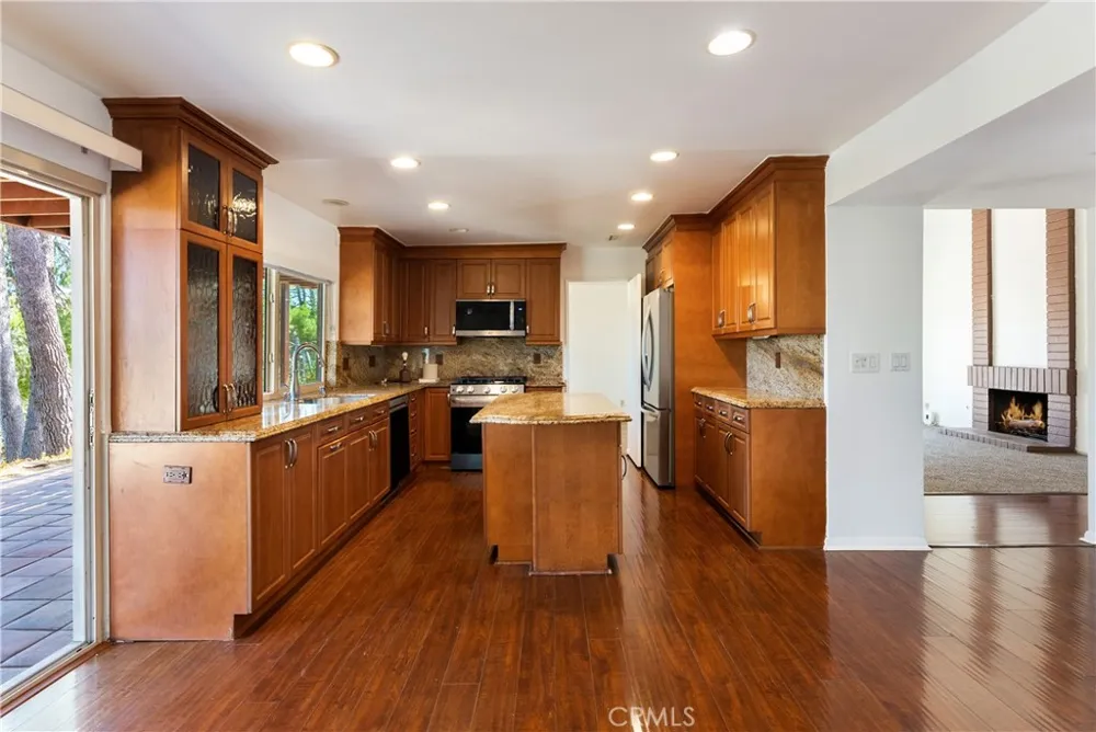 27601 Endeavor Street Agoura Hills, CA 91301
