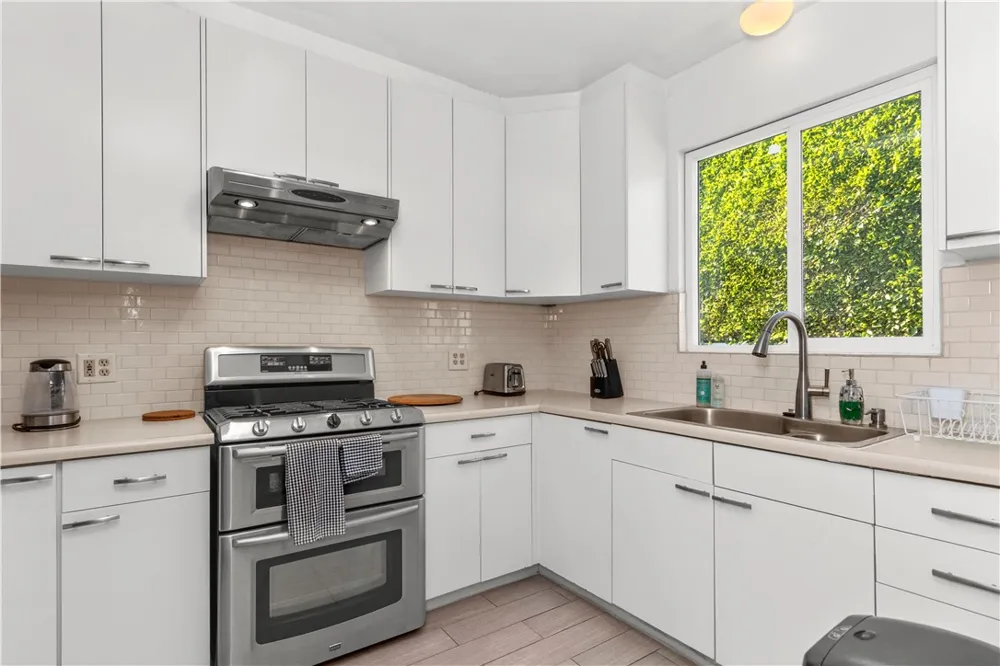 161 Willaman Drive Beverly Hills, CA 90211