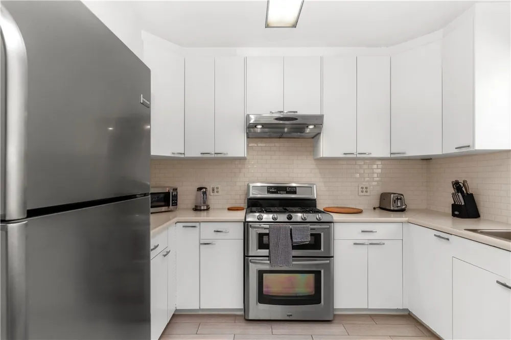 161 Willaman Drive Beverly Hills, CA 90211