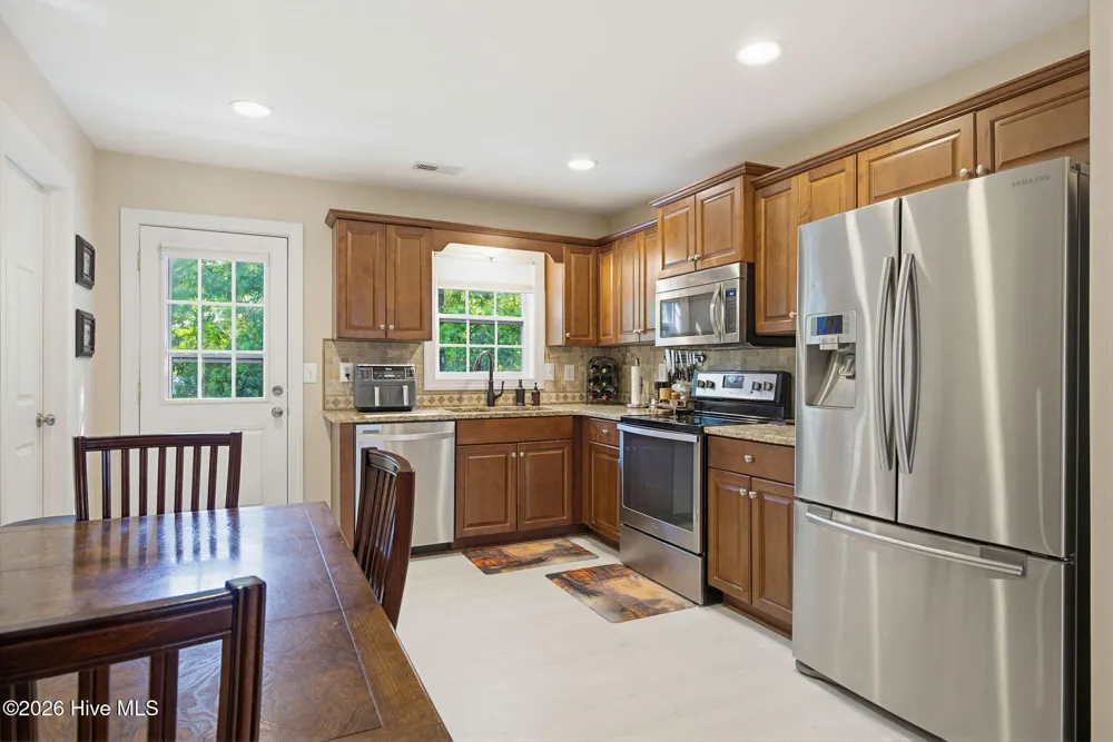 105 Sages Ridge Drive Holly Ridge, NC 28445